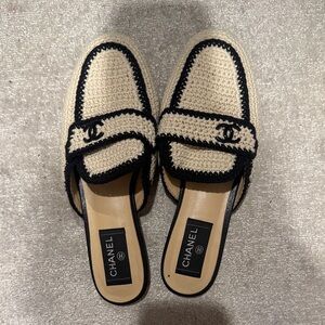 CHANEL Women's Black and Cream Woven Mules 38